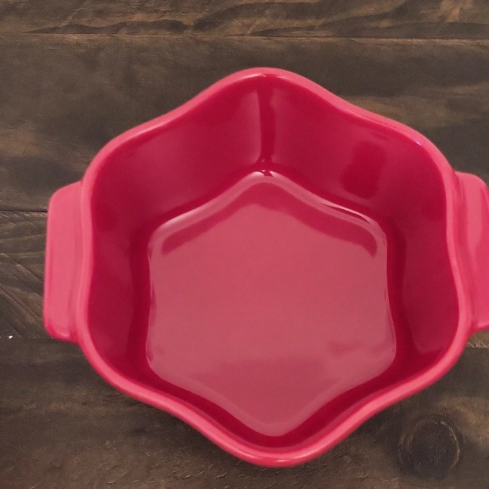 The Pioneer Woman 2 Cup Snowflake Cocotte With Lid